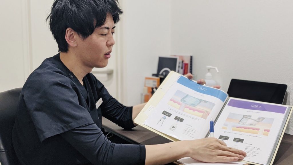 資料を使用して説明してくれる竹田先生②